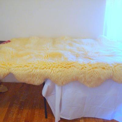 B2 114 - Sheepskin Rug 67" x 40"  - Clean/Impressive