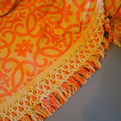 B2 118 - Large Orange Vintage Bed Spread - King ?