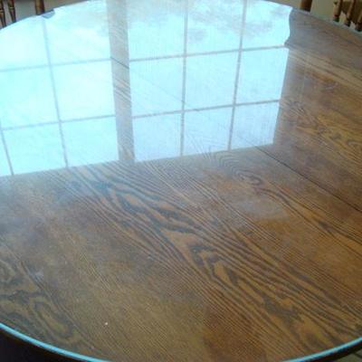 K101 - Round Wooden Claw Footed Dining Table w/ 4 Chairs