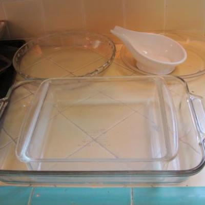 K106 - 9 Pc. Kitchen Lot of Baking Items