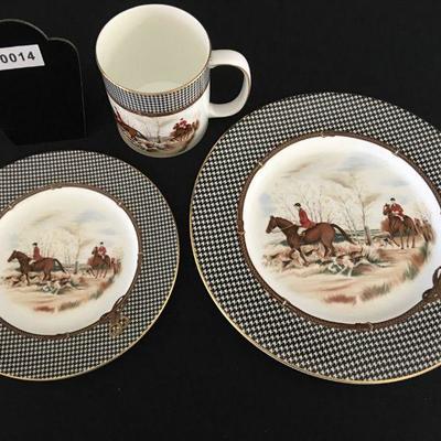 Ralph Lauren Wedgwood Balmoral Hunt china place settings for 8-10 plus a large Polo platter and serving bowl. Item #14