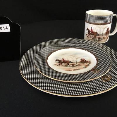 Ralph Lauren Wedgwood Balmoral Hunt china place settings for 8-10 plus a large Polo platter and serving bowl. Item #14