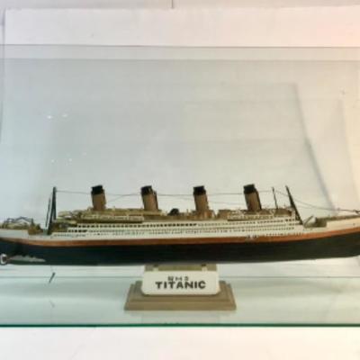 Completed model of RMS TITANIC inside display box, no lid