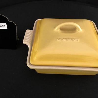 Le Creuset 9" Square Covered Casserole dish in creamy yellow. Pristine! Item#23