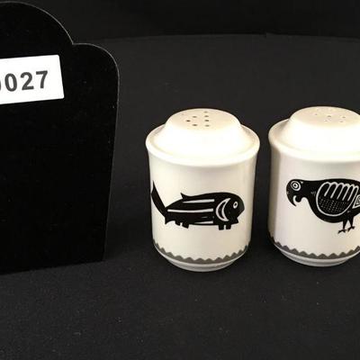 Pipestone Hall salt and pepper shakers. Mimbrenos collection. Great condition. Item#27