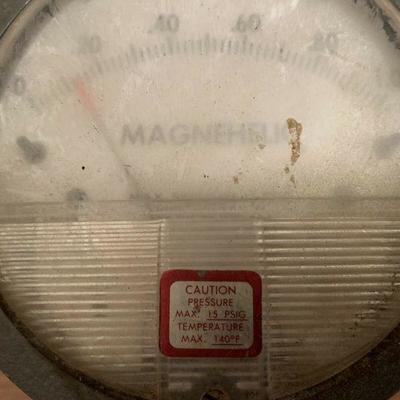 Dwyer Magnehelic Gage