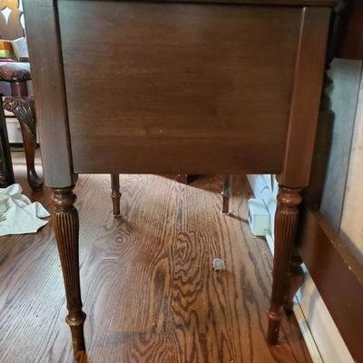Up Lot 42: Ethan Allen Side Table