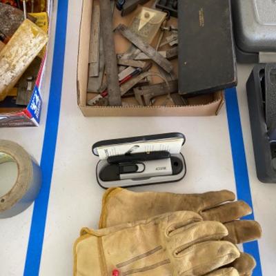 Lot # 260 Wood planer, metal ruler lot 