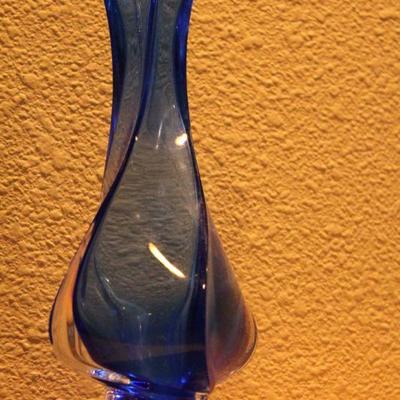 Lot 7: Vintage Blue Glass Vase w/ Original Label Sticker (Inspection PASSED)