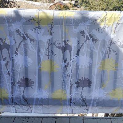 Floral Pattern Shower Curtains w/ Plastic Rings