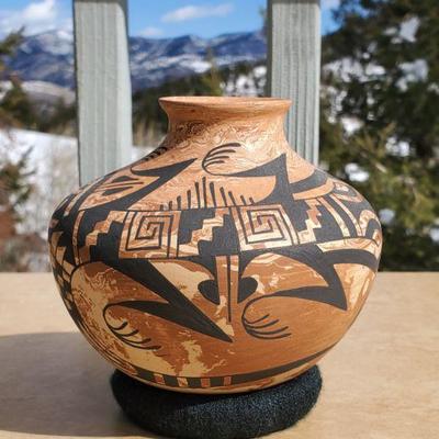 Mata Ortiz Native American Vase by Carlos Mora