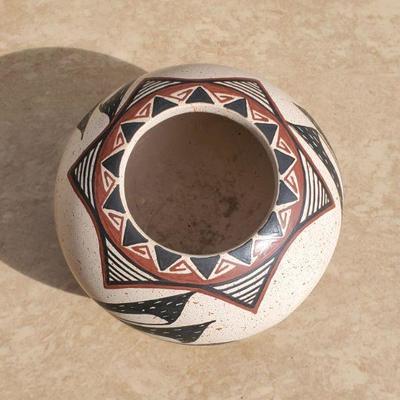 Small Mata Ortiz Pot w/ Rabbit by Roberto Banuelos