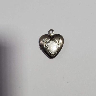 Small Silver Heart-shaped Locket w/ Etchings