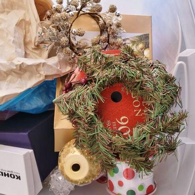 Christmas Decor Lot G