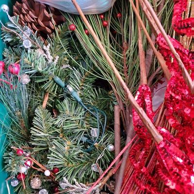 Christmas Decor Lot H