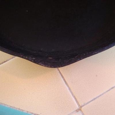 K 112 - Wagner Cast Iron Skillet #10