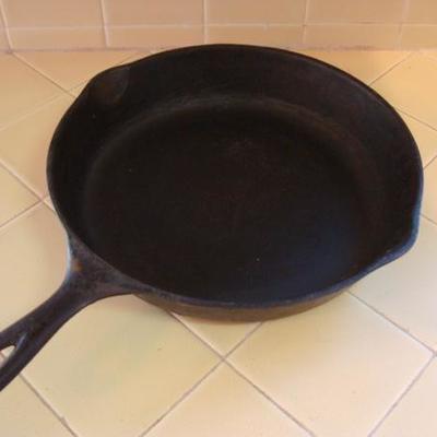 K 112 - Wagner Cast Iron Skillet #10