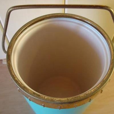 K 119 - Vintage Seafoam Green / Turquoise Colored Ice Bucket