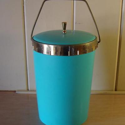 K 119 - Vintage Seafoam Green / Turquoise Colored Ice Bucket