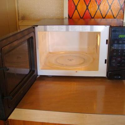 GR 101 - Black Frigidaire Microwave
