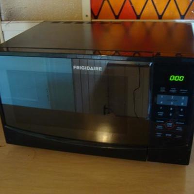 GR 101 - Black Frigidaire Microwave