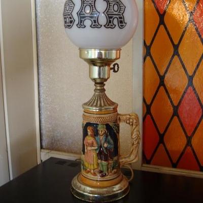 GR 103 - Vintage Bar Lamp w/ 18" tall w/ Beer Stein Base