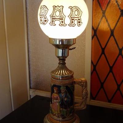 GR 103 - Vintage Bar Lamp w/ 18" tall w/ Beer Stein Base