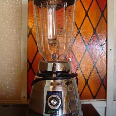 GR 106 - Osterizer Blender w/ Glass Container