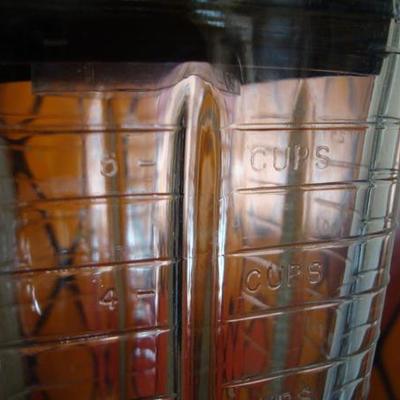 GR 106 - Osterizer Blender w/ Glass Container