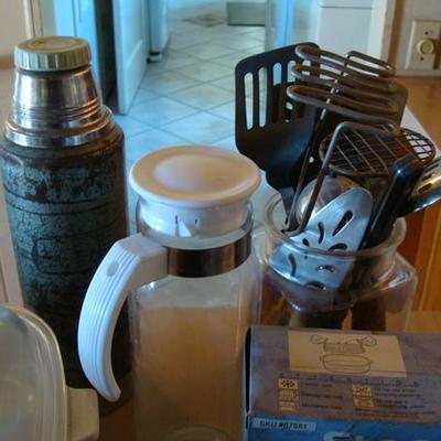 GR 111 - Lot of Assorted Bakeware & Kitchen Items