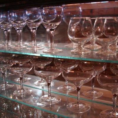 GR 119 - Cabinet Full of Barware / Glasses 