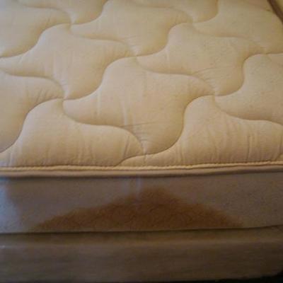 GR 121 - Twin Size Mattress & Bedframe