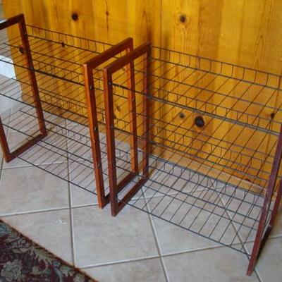 GR 124 - (2) Wire Racks