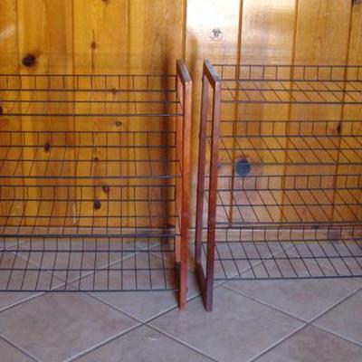 GR 124 - (2) Wire Racks