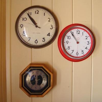 GR 127 - Trio of Large Wall Clocks