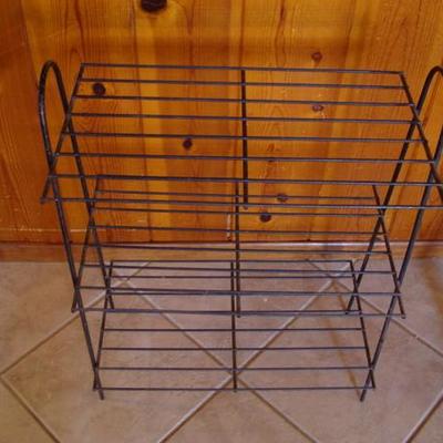 GR 138 - Wire Stand 27 1/2" tall