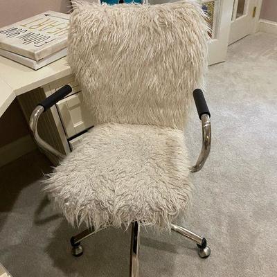 Chair - Office White/Faux Fur