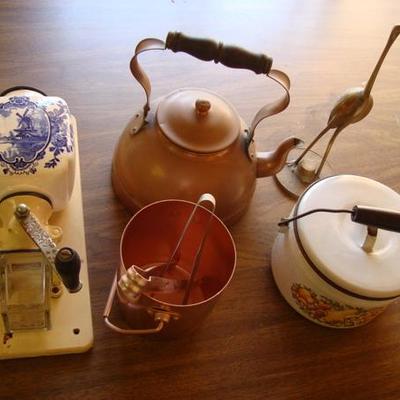 GR 144 - Vintage Kitchen Items - 5 pcs