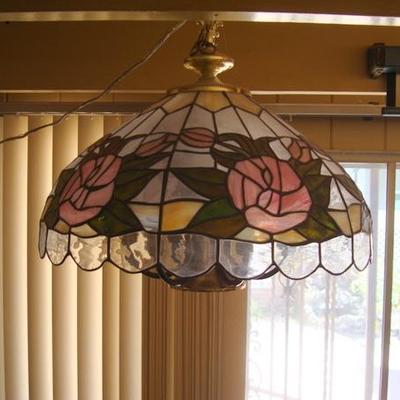 GR 146 - Pretty Stained Glass Hanging Lamp