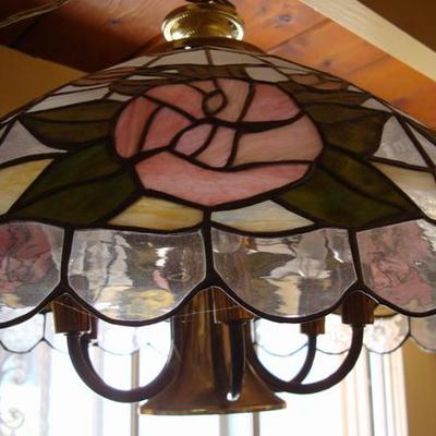 GR 146 - Pretty Stained Glass Hanging Lamp