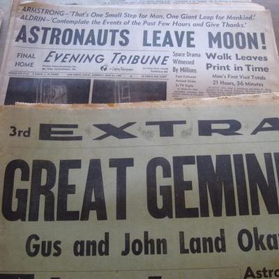 GR 152 - Lot of Old Vintage Newspapers - Major Headlines