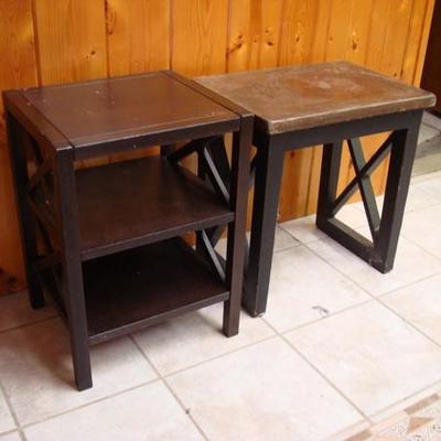 GR 157 - 2 Wooden Tables