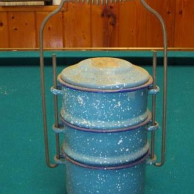 G 108 - Enameled Camping Set