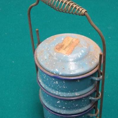 G 108 - Enameled Camping Set