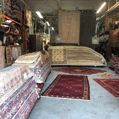 Persian & Oriental  Rugs Kilims on different sizes and designs,  Made with 100% natural wool and Cotton, vegetable dyed and hand knotted .