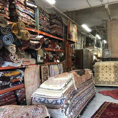 Persian & Pakistani  Rugs Kilims on different sizes and designs,  Made with 100% natural wool and Cotton, vegetable dyed and hand knotted .