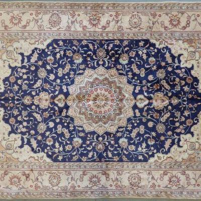 Turkish Silk 007, Hand Knotted Fine quality Turkish Silk Rug, 6' X 4' 
Excellent Conditions 

Retail Price= $4800
Below our...