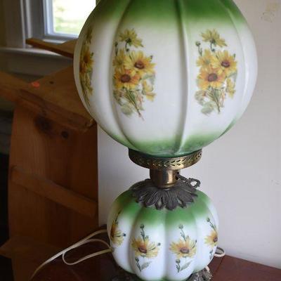 Up Lot 19: Vintage Lamp