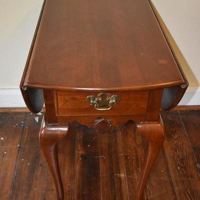 Up Lot 20: Side Table