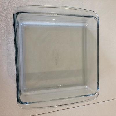 Pyrex  square glass pan  new 